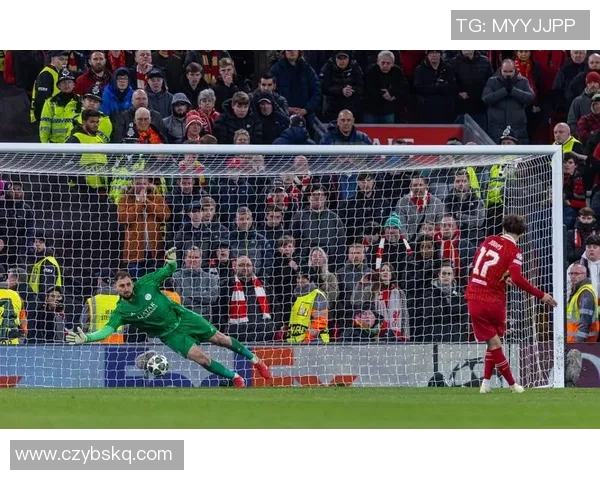 足球球星罚点球的技巧与心态解析：不同风格的挑战与应对策略